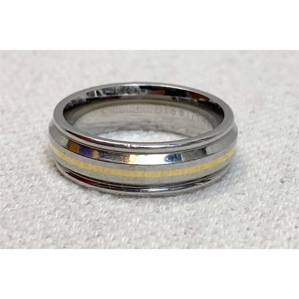 Triton Stainless steel/14k band ring